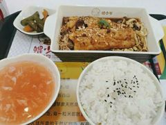 酱香无骨烤鱼饭-鲲少爷烤鱼饭.螺蛳粉·清真(爱琴海店)