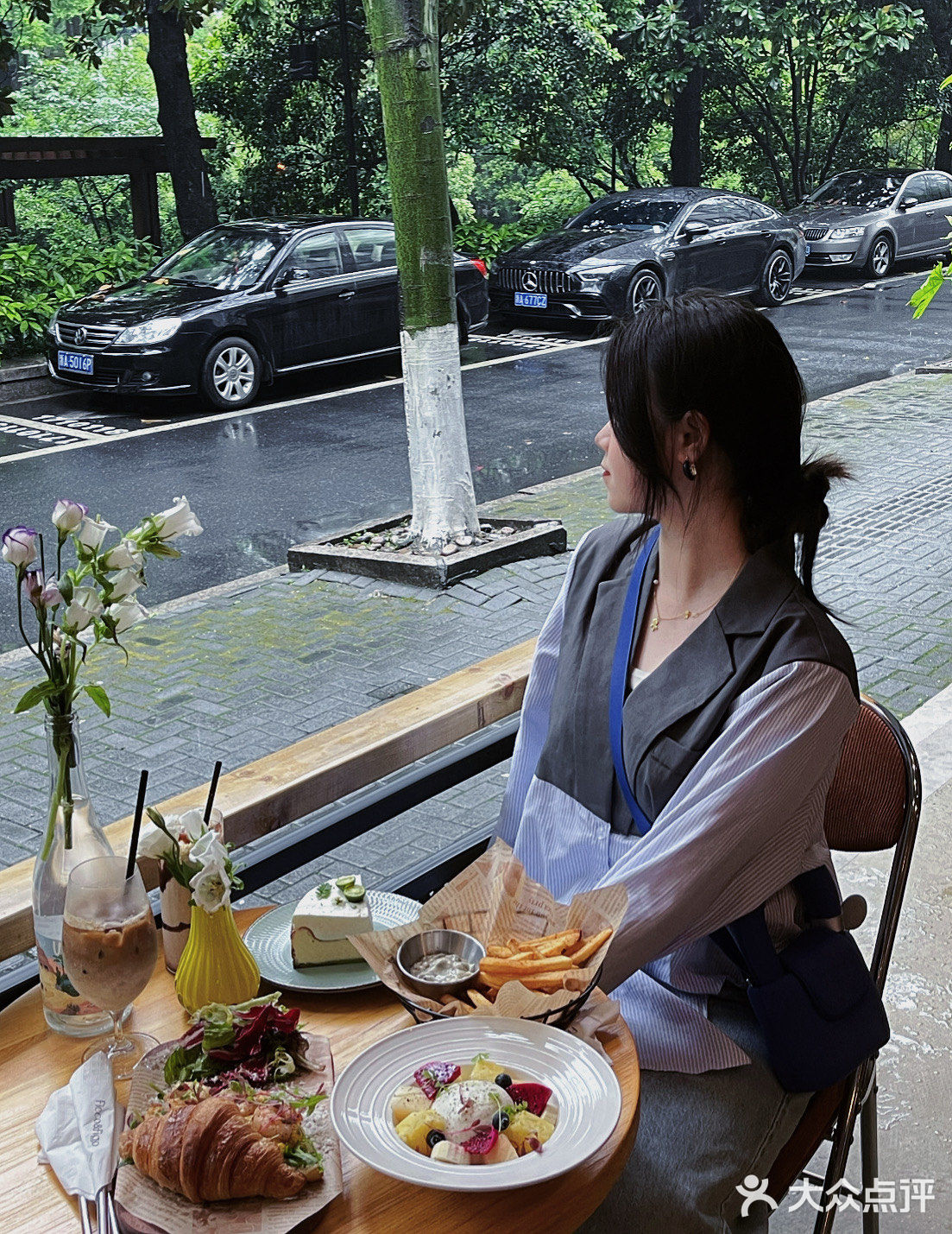 杭州街边brunch来啦！街边拍照氛围感满满[胜利]