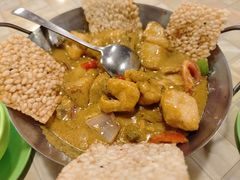 咖喱鸡配锅巴-热浪岛马来餐厅