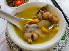 -鲁朗纳麦石锅鸡庄园