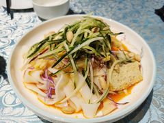 石河子凉皮-巴扎美食·新疆菜·西域歌舞表演餐厅(新疆大厦店)