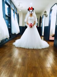 -Lady  Jane高端婚纱礼服馆