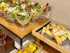 -上海虹桥中心爱琴海亚朵S酒店