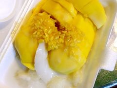 -芒果糯米饭摊子
