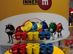 -m豆巧克力世界(上海世茂广场店)