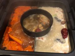 -老牌坊云南鱼豆花火锅(爱建店)