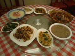 -鲁班小馆(政四街店)