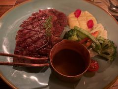 -SISTERS BAR RESTAURANT川意酒馆(嘉善老市H楼店)