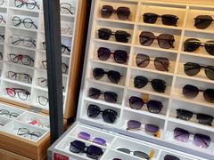 -诺柯视眼镜-蔡司依视路官方工厂店(淞南一店)