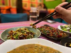 -香巴拉云南餐厅(华莱坞店)