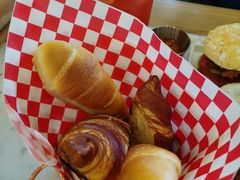 -Dough&Joe团憩(瑞虹天地月亮湾店)