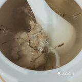 「山海味•中餐厅」地址挺好找的，在阶梯上面