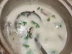 干贝排骨粥-粤仔湾砂锅粥(广益哥伦布店)