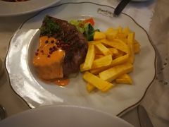 -Majestic Café