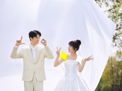 -雪中彩影婚纱摄影·微光艺术中心