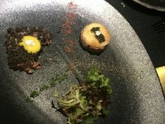 新鲜牛肉配小洋葱刺山柑-AZUL by FUEL蓝色·法式酒馆(琶醍店)