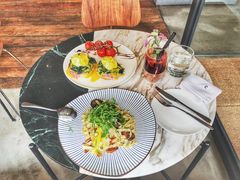 班尼迪克蛋奶油菠菜火腿肉贝谷-the rug 飞毯 (朝阳公园店)