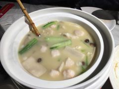砂锅鲜菌炖虾滑-京味斋·北京烤鸭(华威桥北工大店)