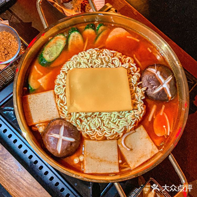 要嗨就来这里！大菠萝音乐餐吧！