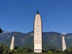 -三塔倒影公园