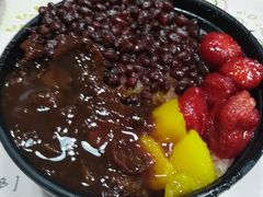 -愉肴麻辣香锅(中北镇店)