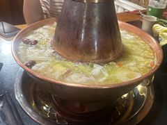 -果松木炭酸菜铜火锅·外婆参鸡汤