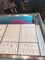 -潮宏基珠宝旗舰店(苏宁广场店)
