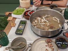 -喃喃椰·糟粕醋·椰子鸡火锅(七堡花园店)