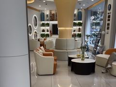 -皓齿连锁·雅贝健口腔·种植·矫正中心(虹口曲阳路店)