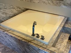 -上海虹桥西郊假日酒店