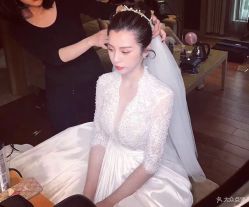 -觅白婚纱礼服馆