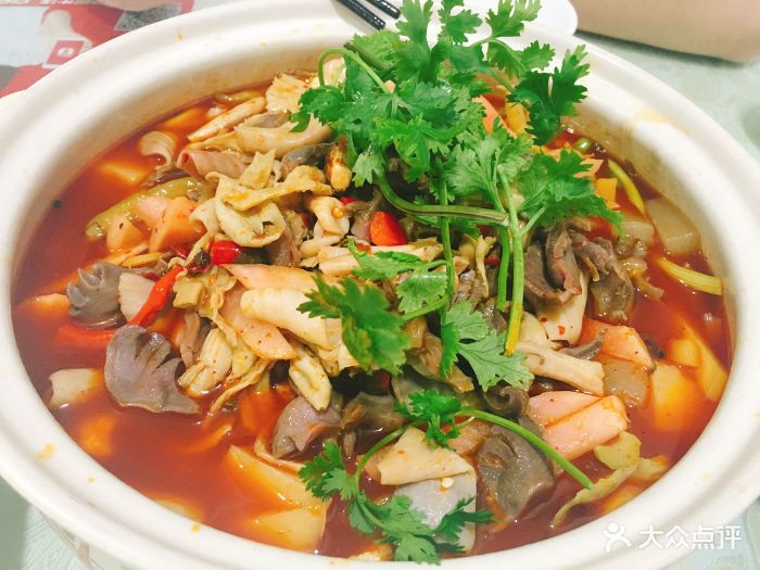 君临阁·酸萝卜鸡杂图片