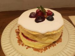 杂莓酸奶油松饼-無早咖啡
