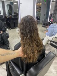-奈川烫染Salon