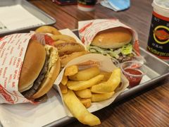 蘑菇牛肉汉堡-FATBURGER 特富客汉堡(外交公寓店)