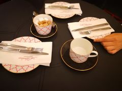 -Salon de The de Joel Robuchon(外滩18号店)