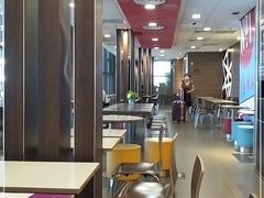 大堂-麦当劳(苏州火车站南广场店)