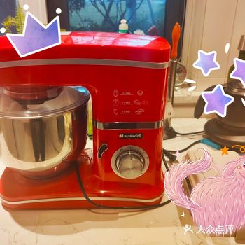 加上有对会包饺子、做包子的老爹老妈