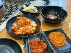 -肉甲韩国木炭烤肉(新壹街1店)