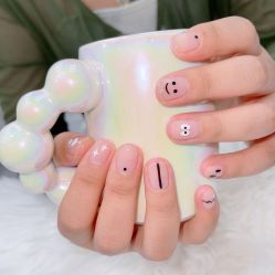 -七彩虹美甲美睫 半永久
