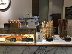 面包甜点陈列柜-WHEAT&BAKER-麥(凯德来福士店)