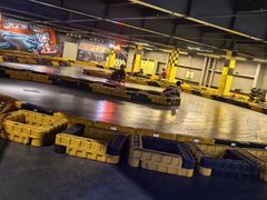-极限PLAY运动娱乐新世界·团建派对表演休闲馆·室内高空游乐园