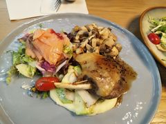 油封鸭腿配法式鹅肝-HELLO 27 意面·沙拉·帕尼尼