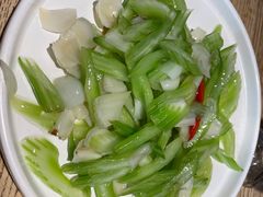 西芹炒百合-吴越荣记·苏州菜·松鼠桂鱼(斜塘老街店)
