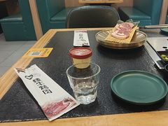 -臻牛烤肉