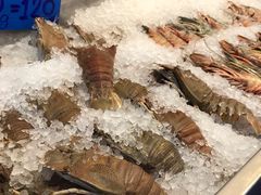 -J Daeng Seafood