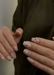 -赢韵美甲美睫瑞士净斑中心