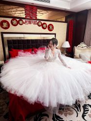-台湾蔡美月婚纱租赁