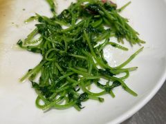 鸡油腊味炒豆苗-潮界(凯德晶萃店)