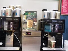 -全家便利店(洛川东路店)